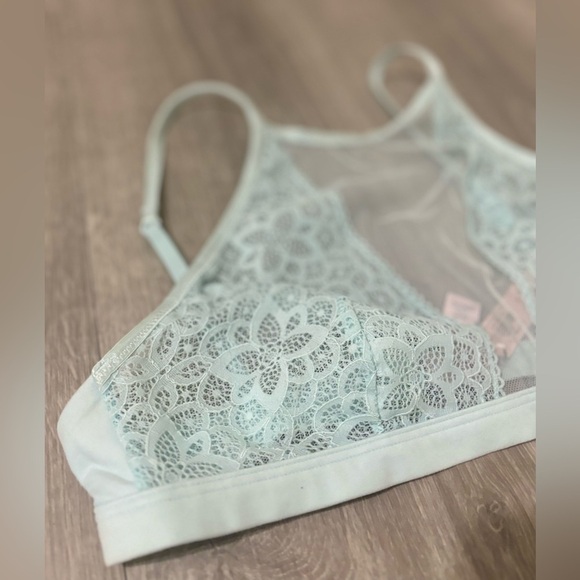 Victoria Secret Dream Angels Baby Blue High Neck Lace Bralette Bra NWT Medium - Picture 2 of 7